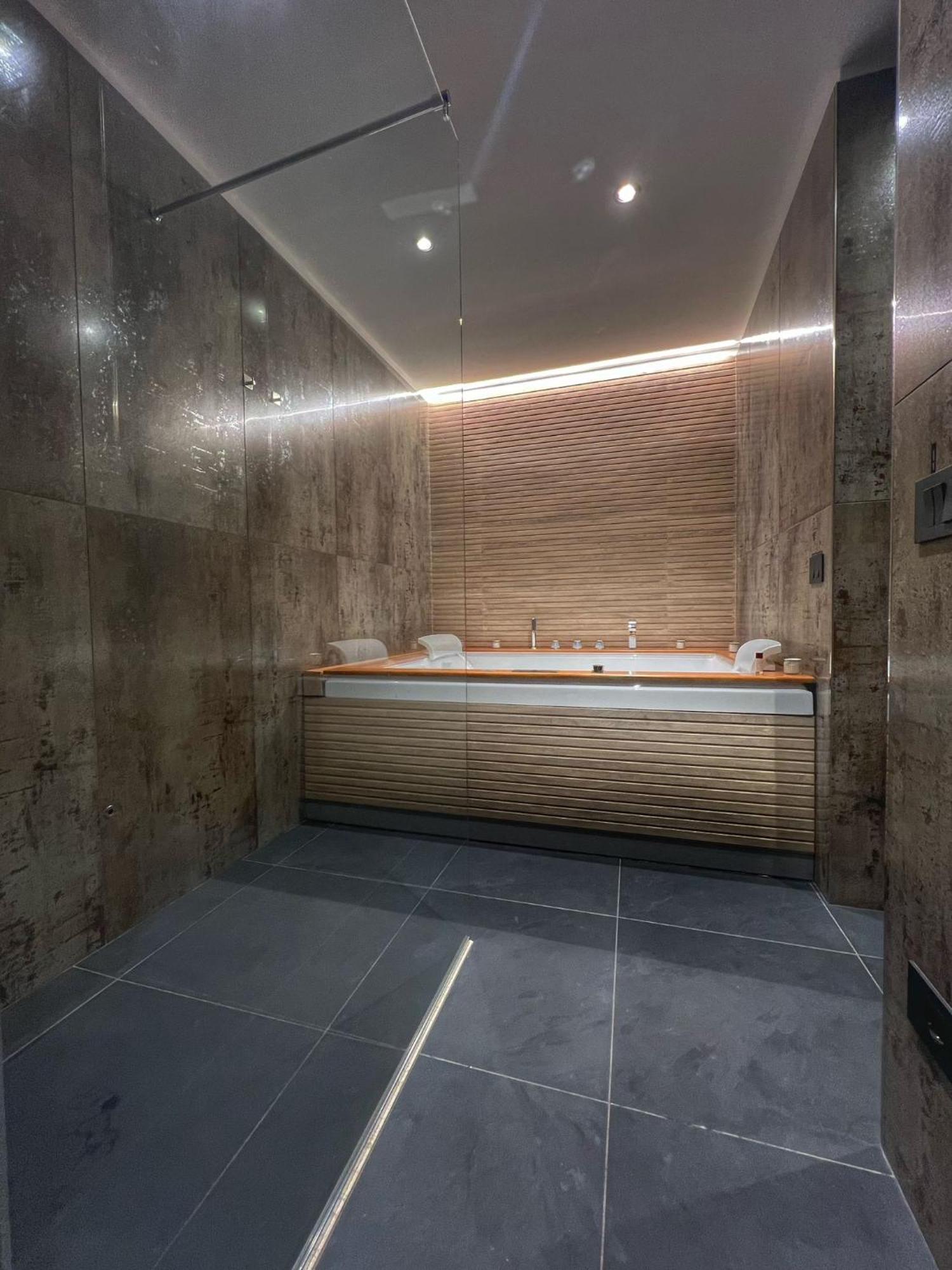 Amay City Suite Bari Exterior photo