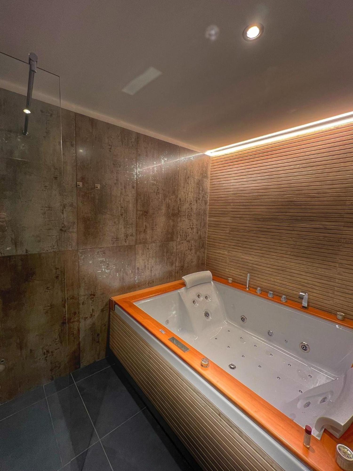 Amay City Suite Bari Exterior photo